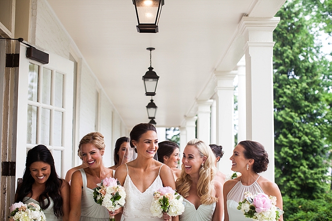How adorable is this Bride and her gorgeous bridal party?! LOVE!