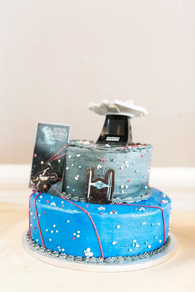 Check out this Groom's super fun Star Wars groomscake!