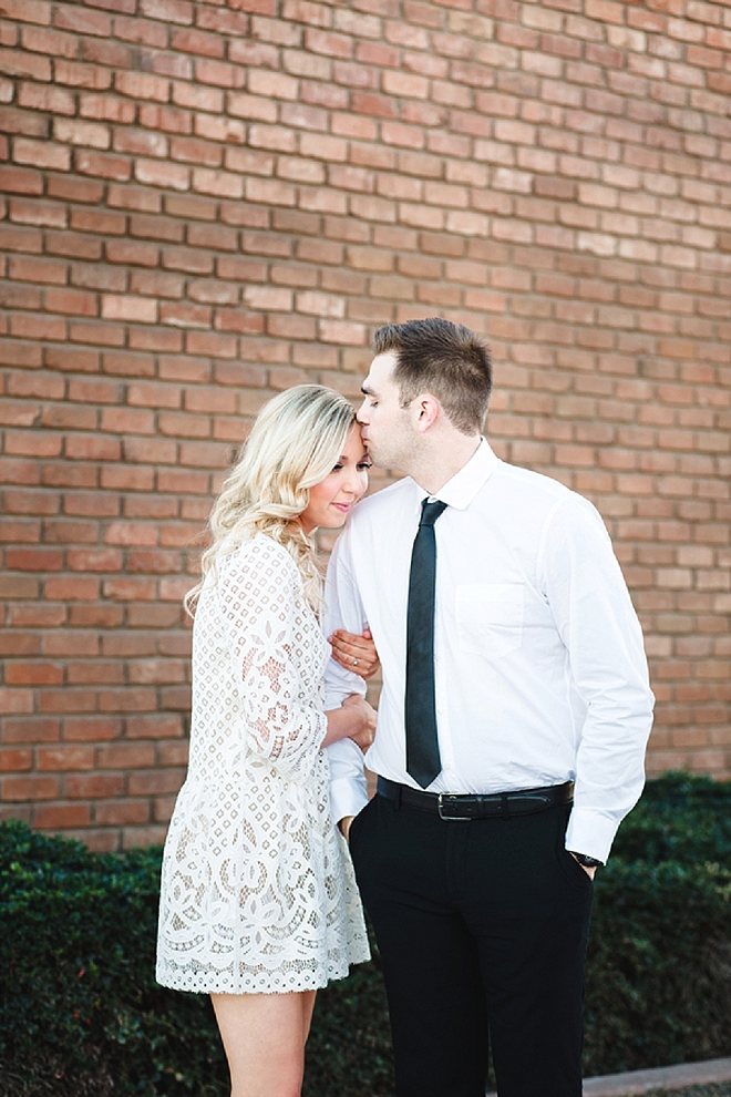 Crushing on this super darling couple and their gorgeous urban engagement!