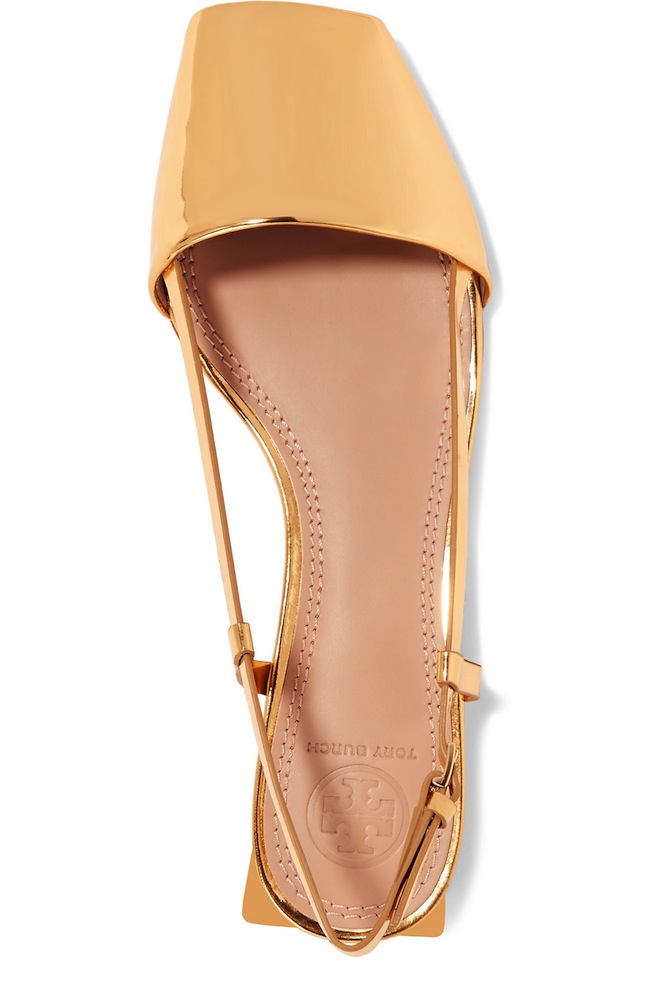 These gold flats are everything! Perfect for a bride to be or just the summer.
