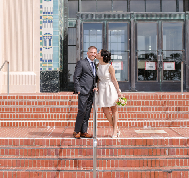 How cute is this couple's elopement in the city?! Super sweet!