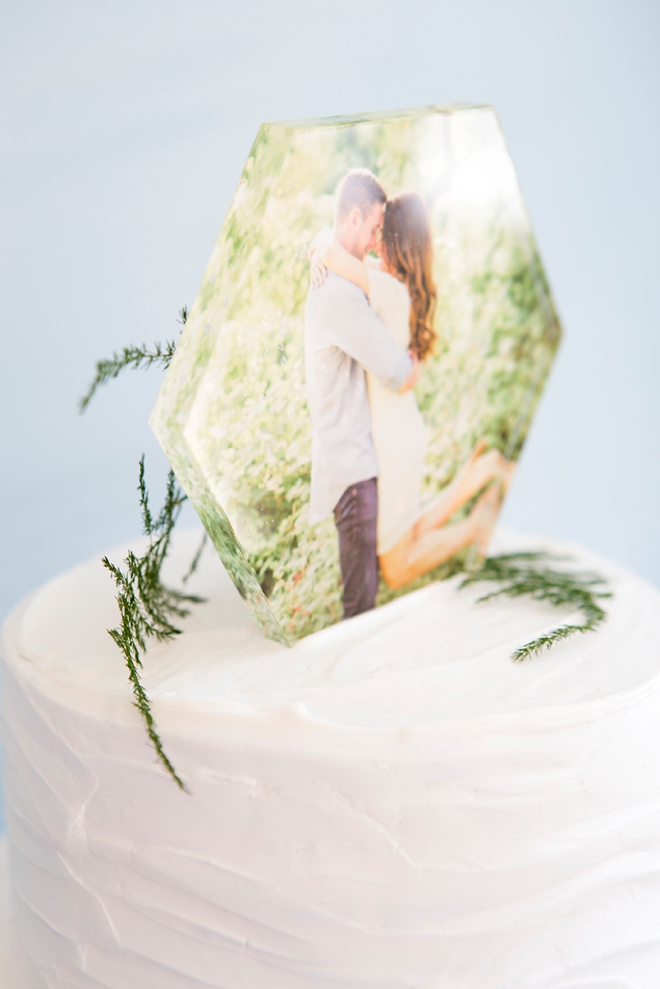 OMG. How adorable is this DIY photo cake topper?