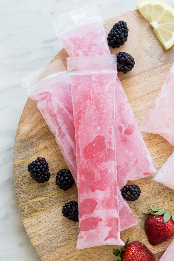 These homemade Rosé popsicles are a MUST for your bachelorette party!