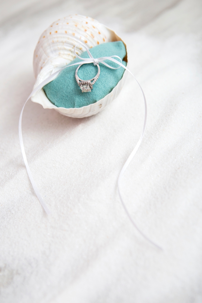 These little DIY felt seashell ring bearer pillows are perfect for your beach wedding!