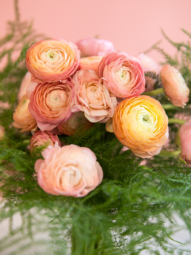 If you're using ranunculus in your wedding, you must read these tips!