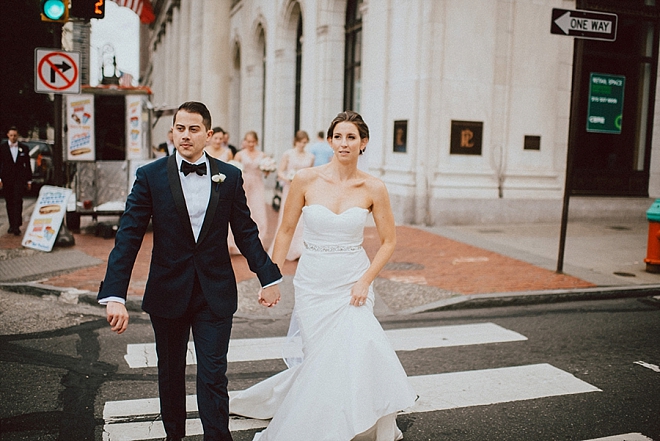 Crushing on this super glam and romantic ceremony!