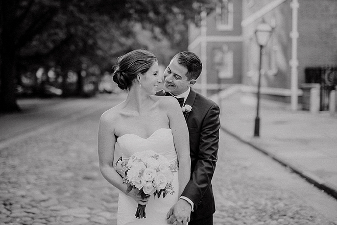 We're swooning over this gorgeous couple and their fun downtown Philadelphia shots!