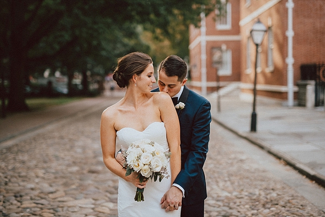 We're swooning over this gorgeous couple and their fun downtown Philadelphia shots!