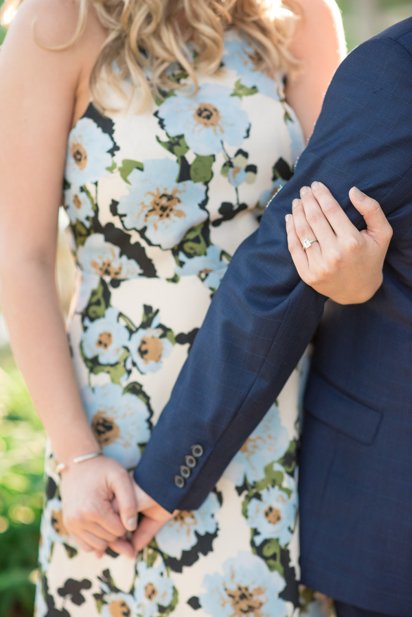 In LOVE with this super sweet engagement snap!