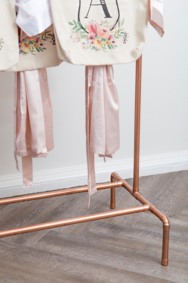 This DIY copper pipe wardrobe stand is AMAZING