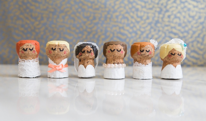 These DIY champagne cork bride and groom keepsakes are the BEST thing ever!