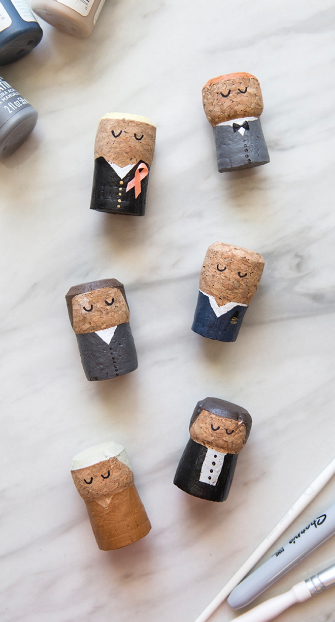 These DIY champagne cork bride and groom keepsakes are the BEST thing ever!