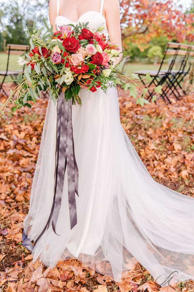 Gorgeous mix of fall and summer with this stunning bouquet and picture from Studio Impression Photography!