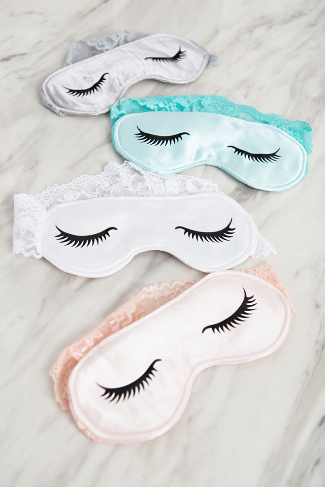 How adorable is these DIY sleep mask with sexy eyelashes!?