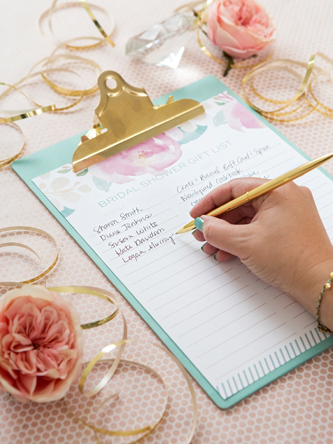Print This Darling Floral Bridal Shower Gift List For Free