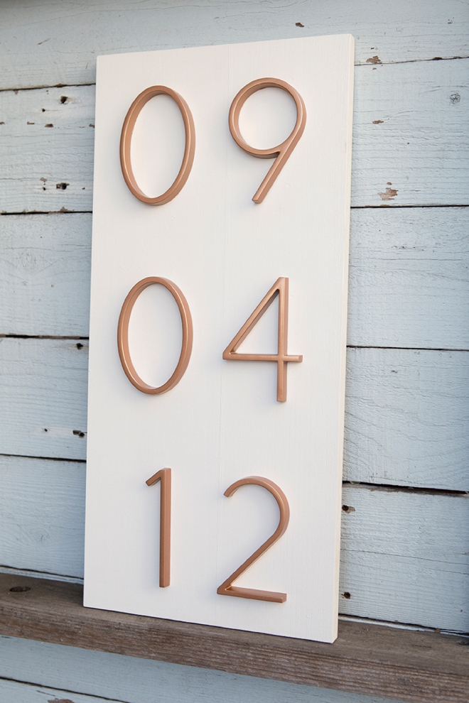 I'm obsessing over this DIY address number wedding date sign!