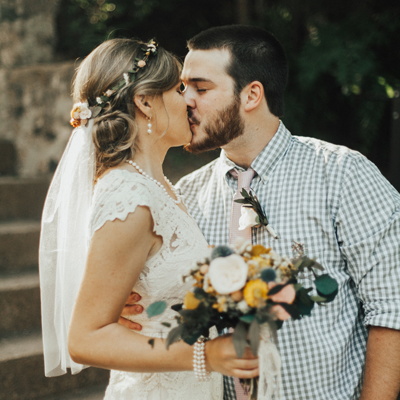 We're in LOVE with this gorgeous Mr. and Mrs. and their intimate day!