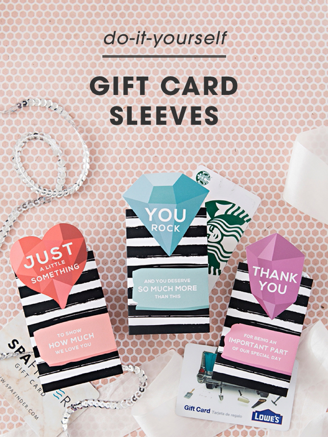 These DIY wedding gift card sleeves are just too cute!!