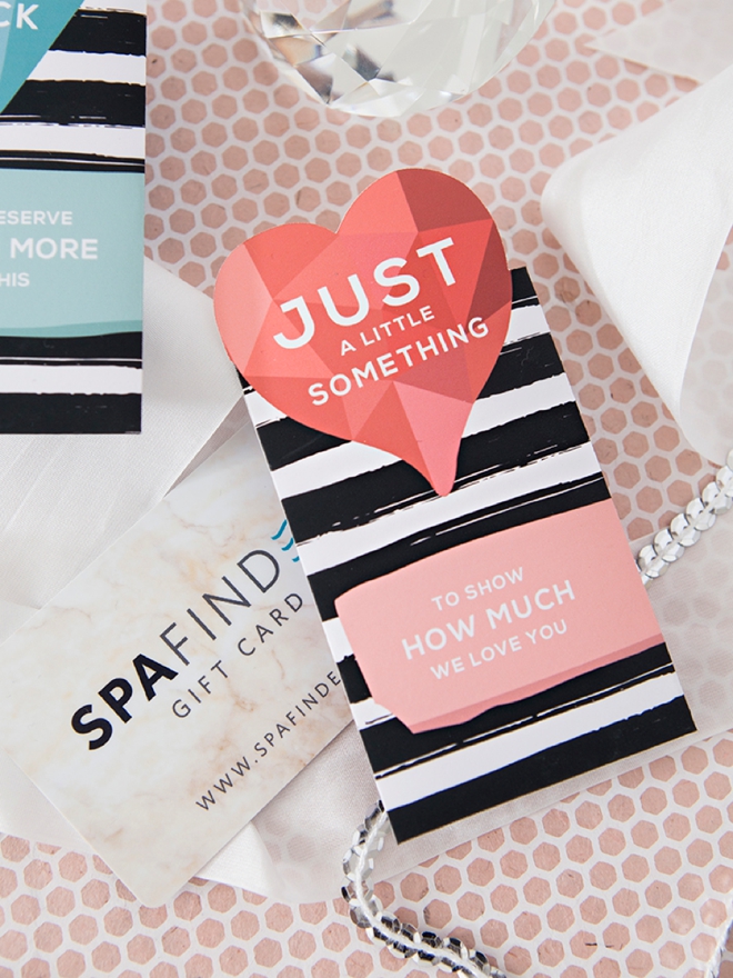 Make your own gift card sleeves to thank your bridal party and vendors!