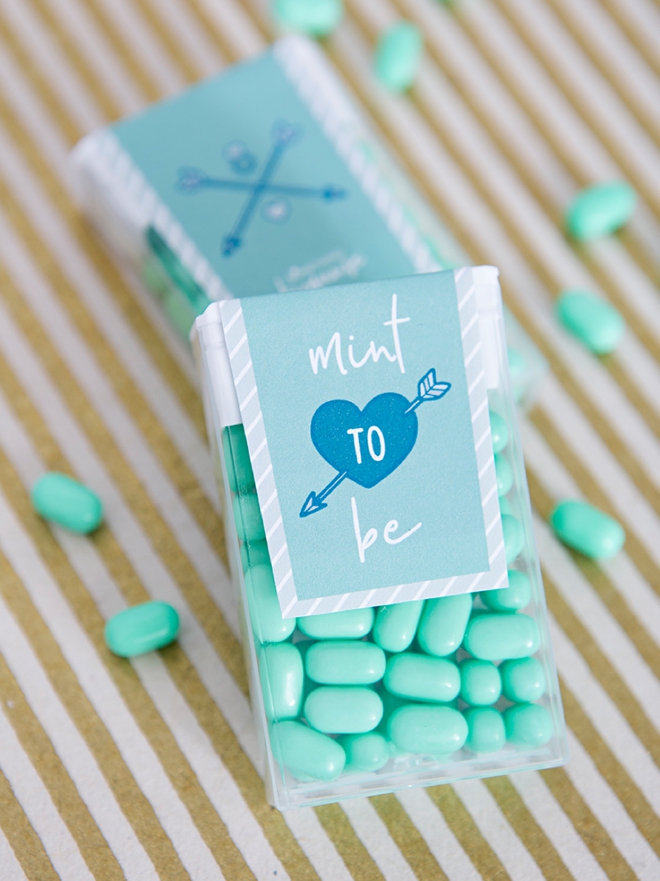 These free printable tic-tac wedding favor labels are adorable!