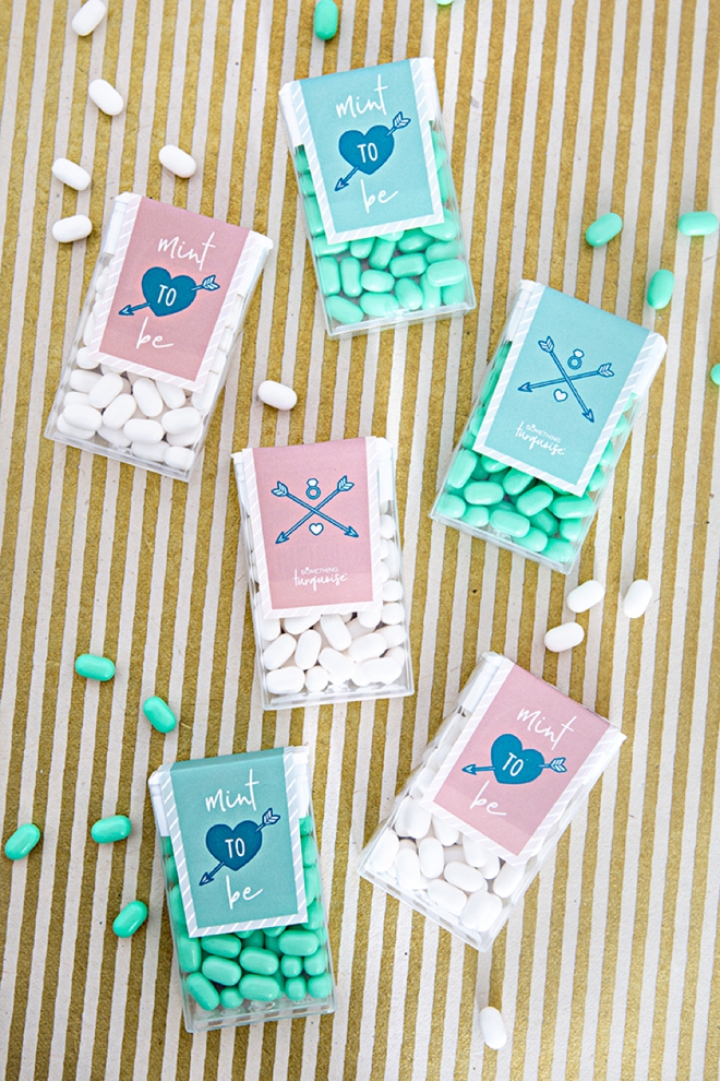 These free printable tic-tac wedding favor labels are adorable!