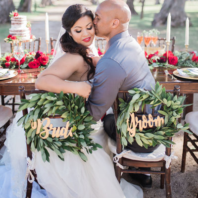We're loving this gorgeous holiday styled wedding in Hawaii!