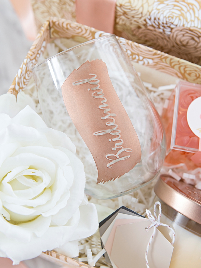 These DIY will you by my bridesmaid gift boxes are SO cute!