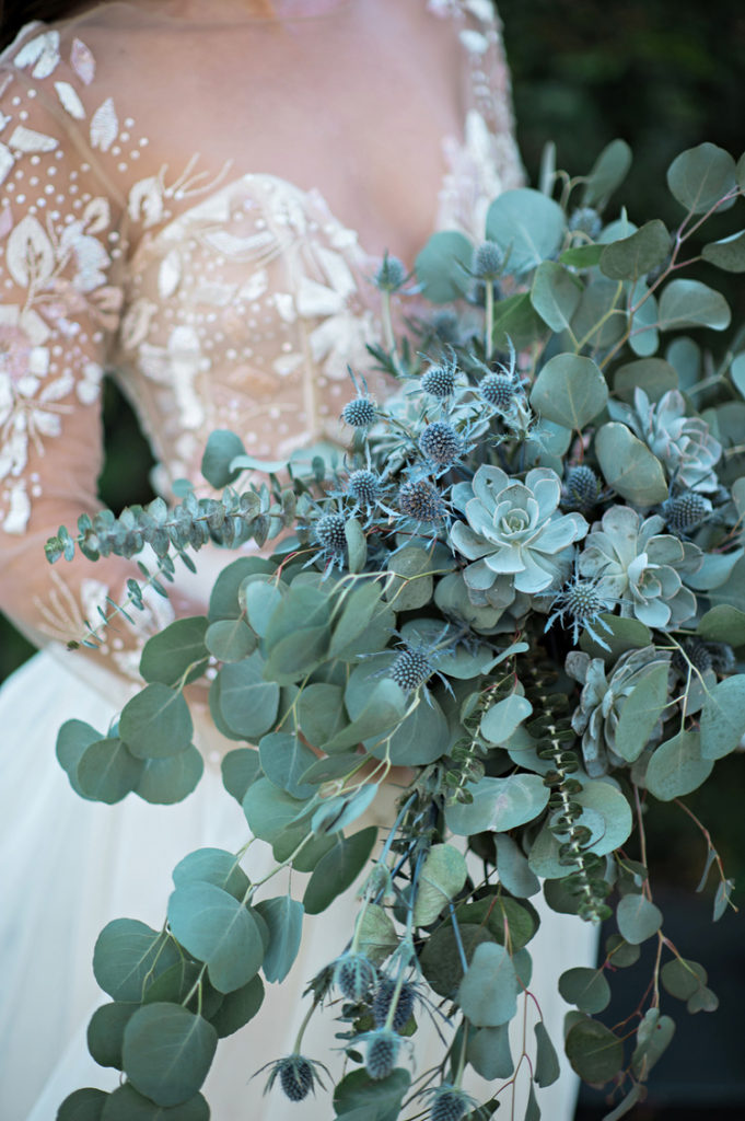 This is the most stunning all-green succulent and eucalyptus  bouquet I've ever seen! It's a cheap, non-traditional alternative to a bridal flower bouquet.
