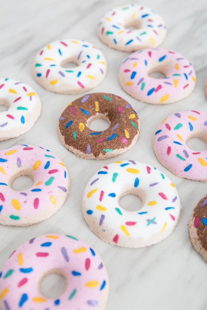 Wow, these DIY donut bath bombs are the cutest ever!