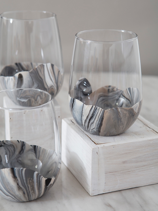 https://somethingturquoise.com/wp-content/uploads/2018/03/ST-DIY-Easy-Painted-Marble-Wine-Glasses_0020.jpg