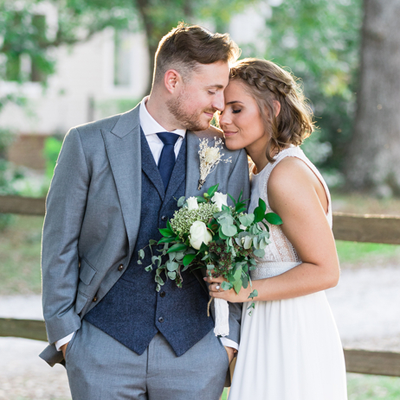 We're in LOVE with this couple and their handmade day!