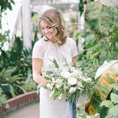 Crushing on this modern and organic styled shoot! So gorgeous!