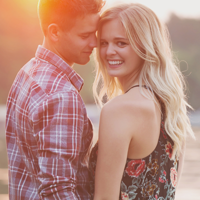 OMG! We're crushing on this super cute couple and their stunning engagement session!