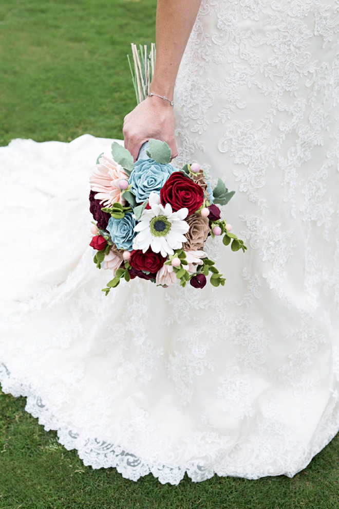 How to make the most gorgeous wedding bouquet out of felt flowers!