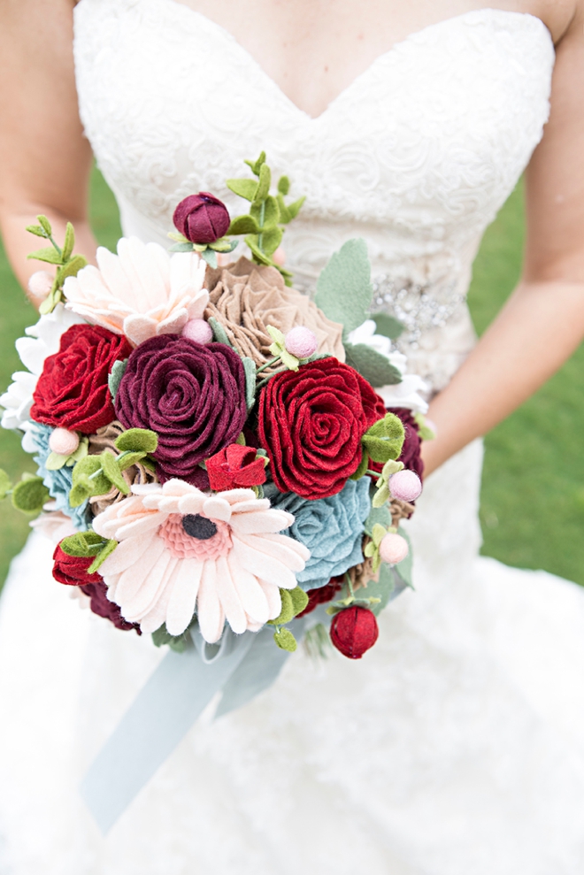 How to make the most gorgeous wedding bouquet out of felt flowers!