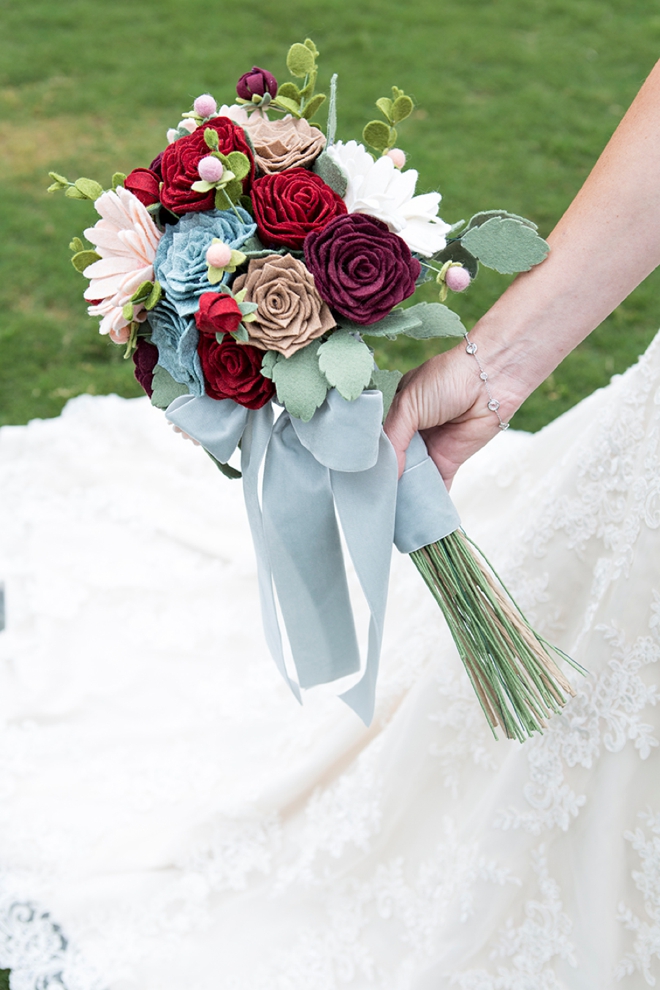 Make your own alternative wedding bouquet entirely of felt flowers!