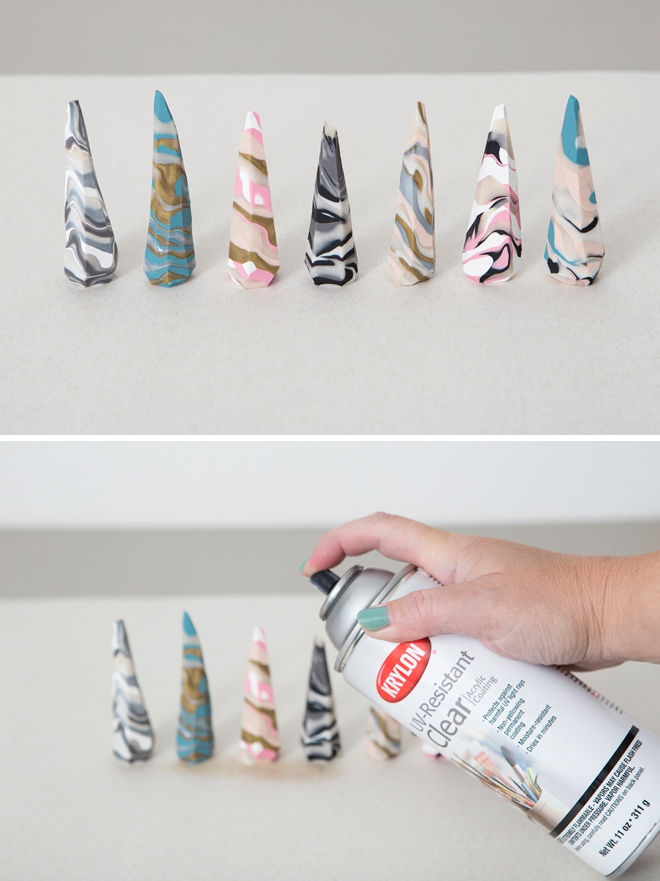 These DIY marble clay ring stands are adorable!