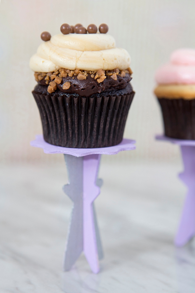 Make your own custom wooden cupcake stands!