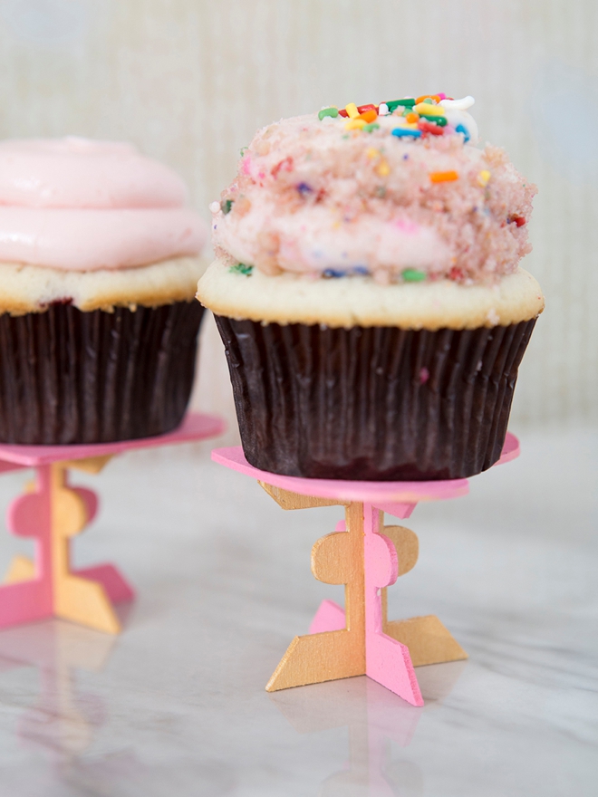 These DIY cupcake stands are the cutest!