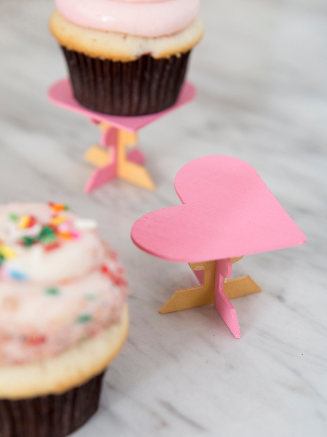 Make your own custom wooden cupcake stands!