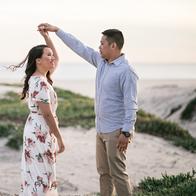 In love with this adorable beach engagement!