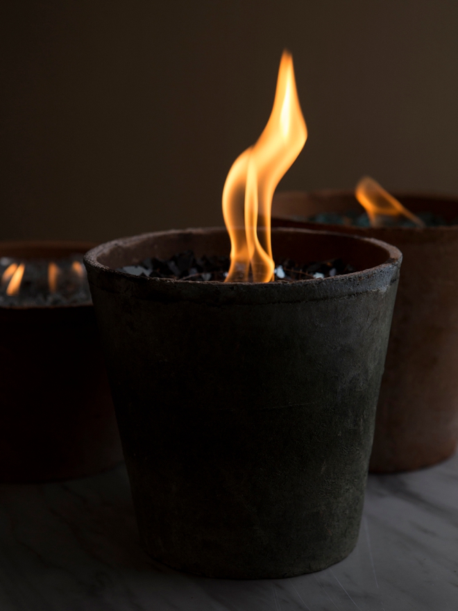 These DIY table top fire pits are easy and gorgeous!