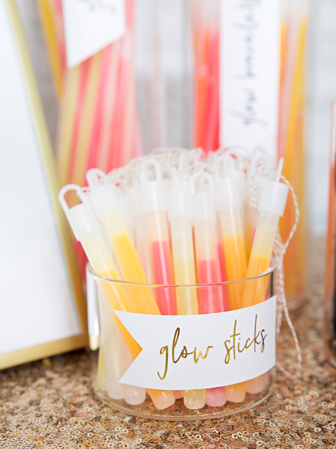 Glow sticks for wedding dance!  Glow stick wedding, Glow sticks, Blue  wedding favors