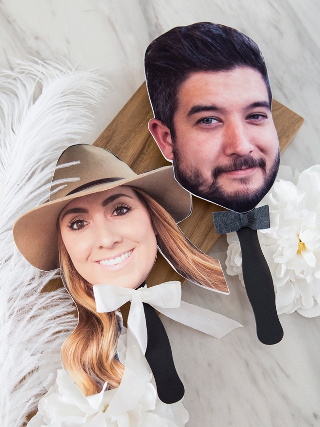 These DIY wedding shoe game photo paddles are the cutest!