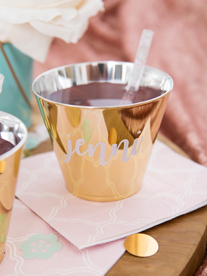 Quick and easy personalized cocktail cups with the Cricu!