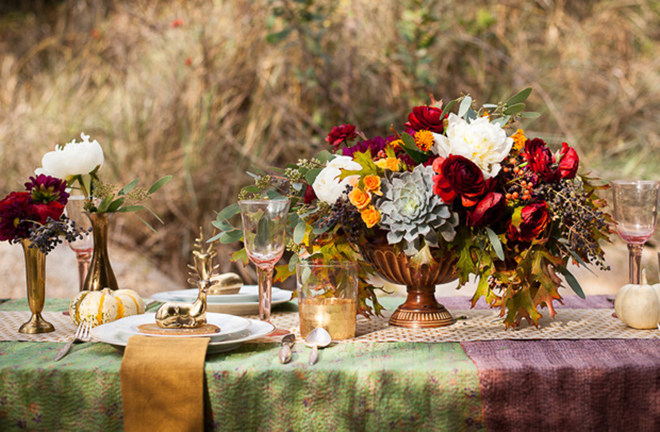 How awesome is this fabulous eclectic fall table?!