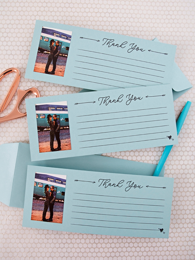 Check out these free printable photo thank you cards!