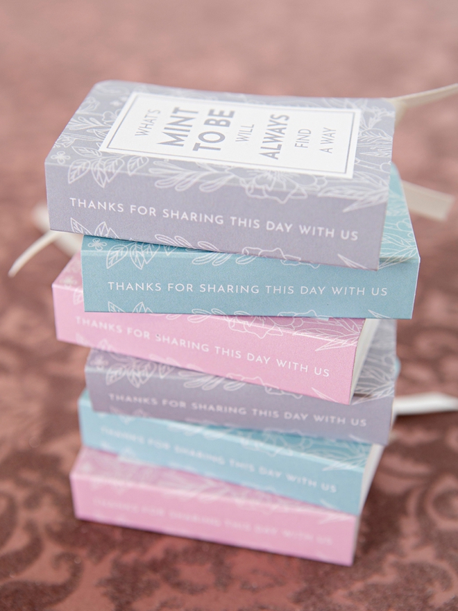 These DIY tic-tac book wedding favors are the cutest!