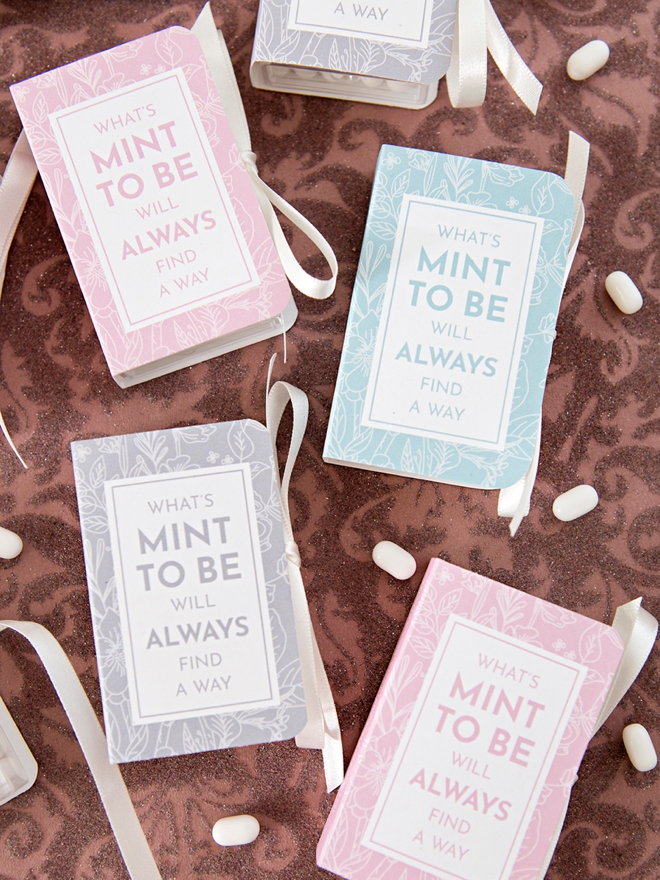 These DIY tic-tac book wedding favors are the cutest!