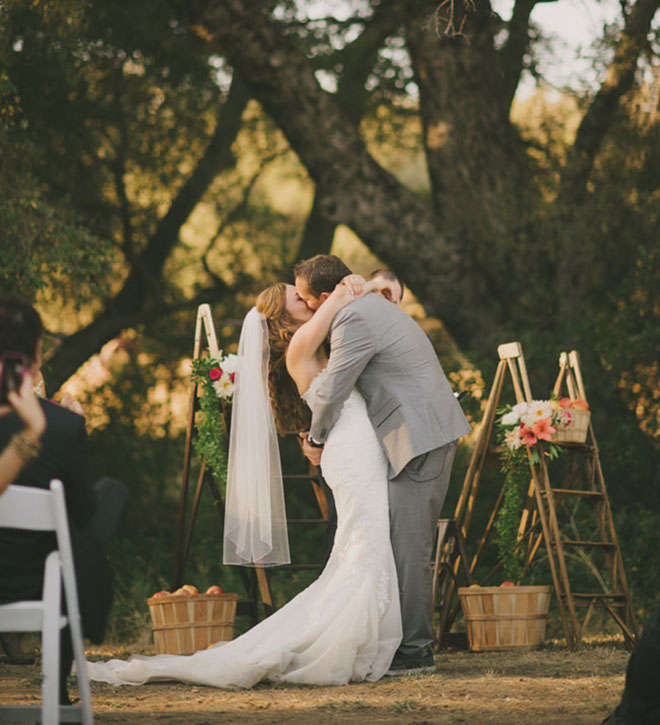 Bushels of apples make a surprisingly chic backdrop